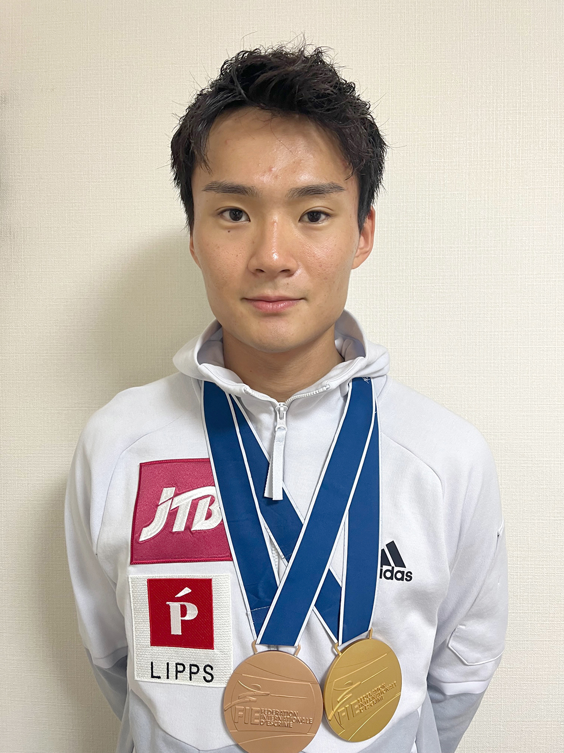 フェンシング日本代表　松山恭助選手サイン入りフェンシンググローブ 1名様分