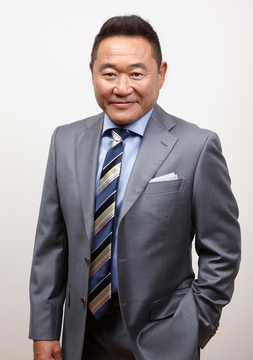 サッカー解説者・サッカー元日本代表 松木 安太郎様 サイン入りシャツ&シューズ1名様分