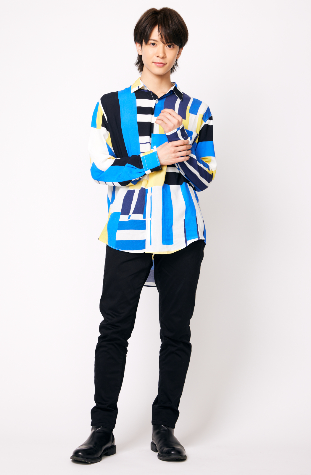 モデル・TikToker　百瀬拓実様サイン入りバンダナ　１名様分