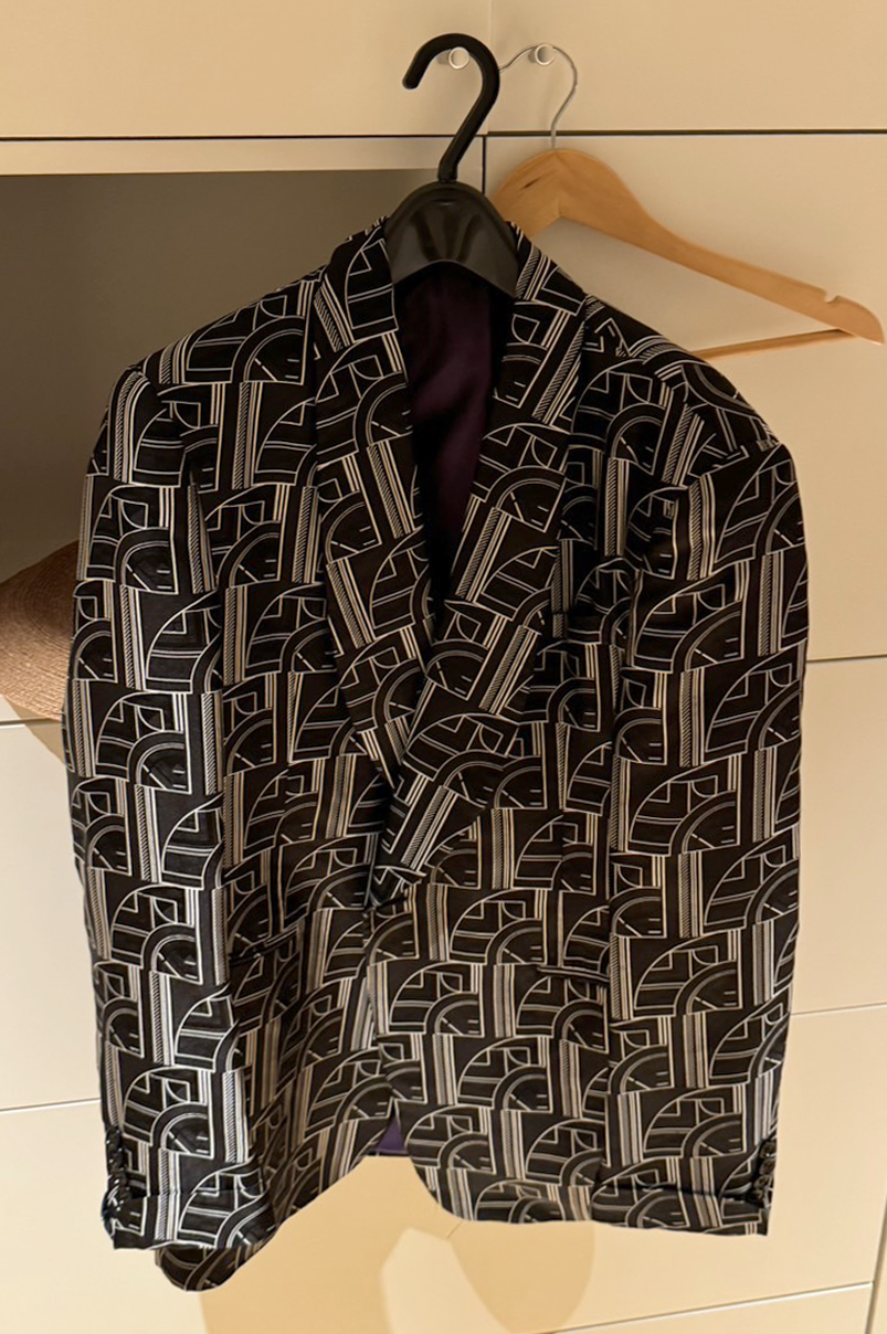 冨永章胤様より私物の黒ジャケット１名様分